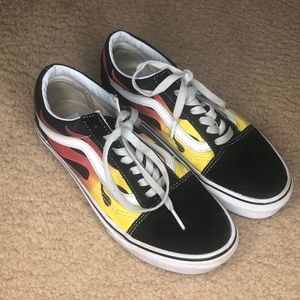 SIZE 7 WOMENS FLAMES OLD SCHOOL VANS